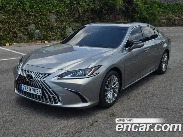 Lexus ES 300h 2026 thumb 12