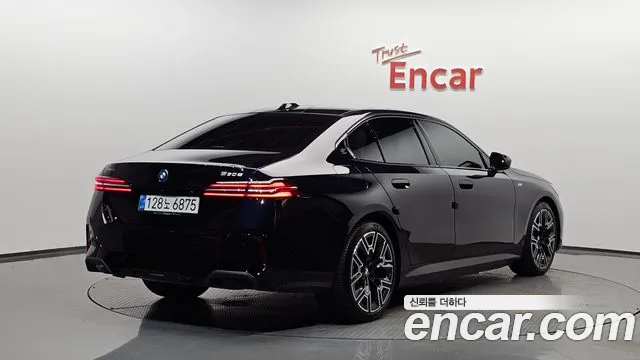 BMW 5 серии 2025 thumb 6