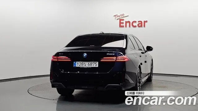 BMW 5 серии 2025 thumb 9