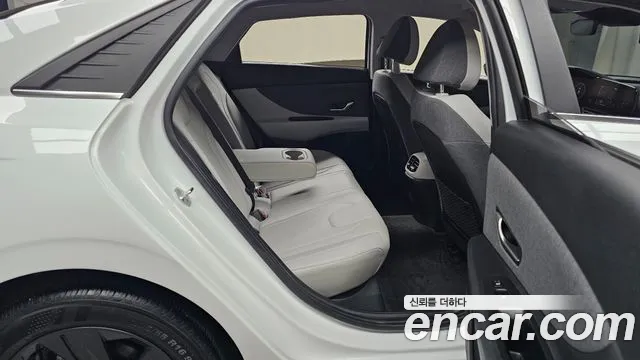 Hyundai Elantra 2022 thumb 12