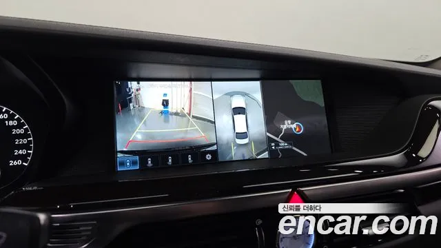 Genesis G90 2018 thumb 3