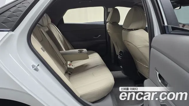 Hyundai Elantra 2026 thumb 3