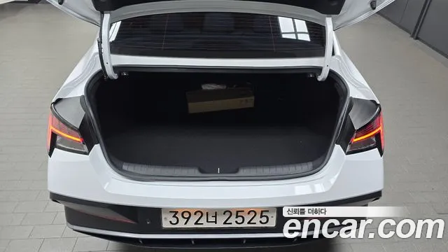 Hyundai Elantra 2026 thumb 6