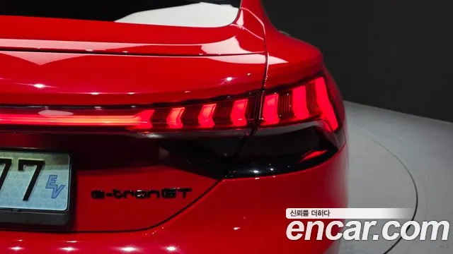 Audi RS e-tron GT 2022 thumb 3