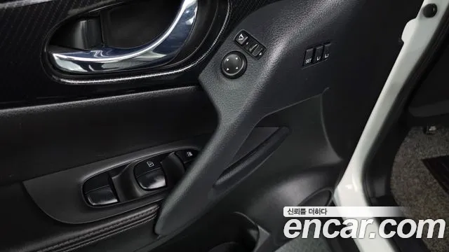 Nissan X-Trail 2018 thumb 8
