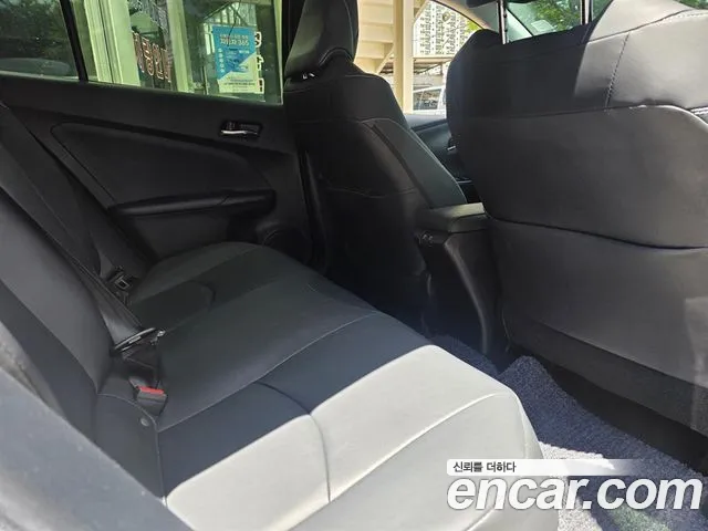 Toyota Prius Prime 2022 thumb 5