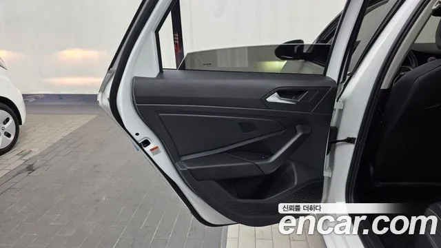 Volkswagen Jetta 2023 thumb 7
