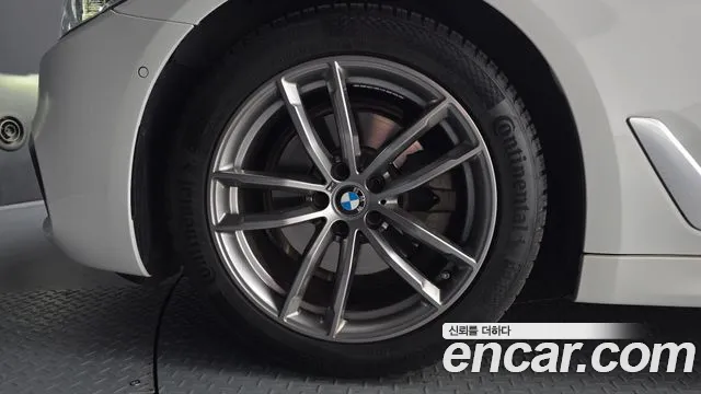 BMW 5 серии 2020 thumb 8