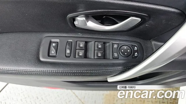 Renault SM5 2016 thumb 8