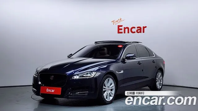Jaguar XF 2016 thumb 11