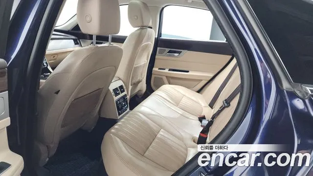 Jaguar XF 2016 thumb 8