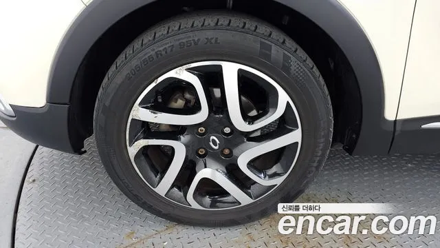 Renault QM3 2015 thumb 5