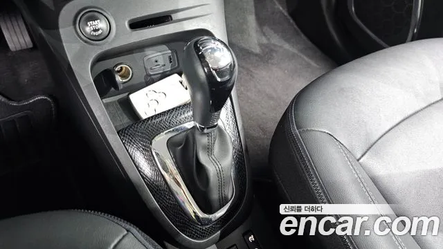 Renault QM3 2015 thumb 7
