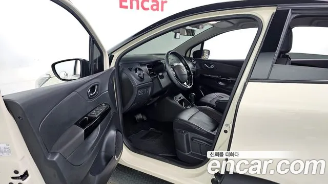 Renault QM3 2015 thumb 12