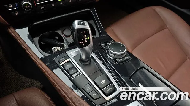 BMW 5 серии 2016 thumb 10