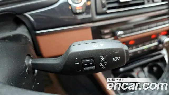 BMW 5 серии 2016 thumb 11