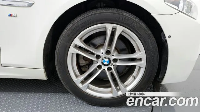 BMW 5 серии 2016 thumb 12