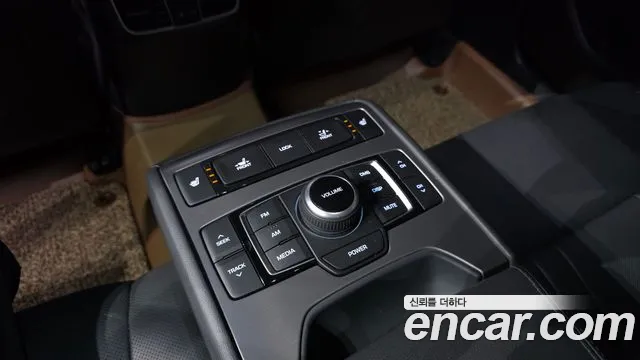 Hyundai Genesis 2016 thumb 3