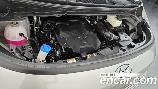 Hyundai Staria 2024 thumb 5