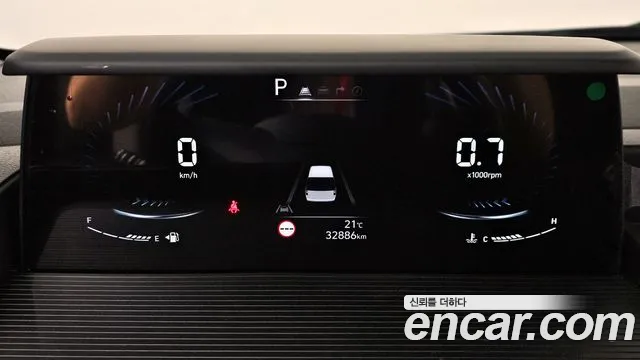 Hyundai Staria 2024 thumb 9