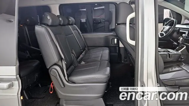 Hyundai Staria 2024 thumb 4