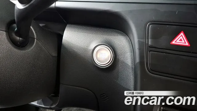 Hyundai Staria 2024 thumb 12