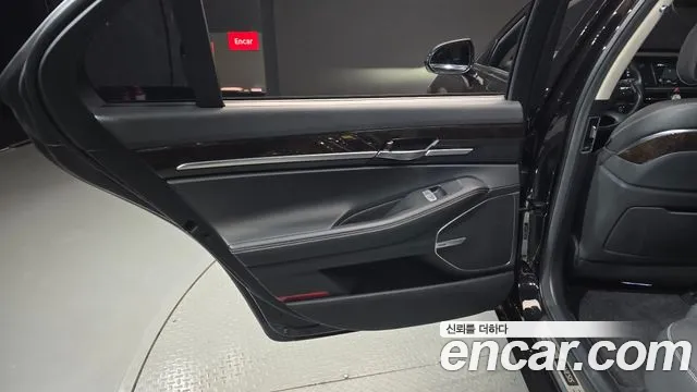 Genesis G90 2019 thumb 12