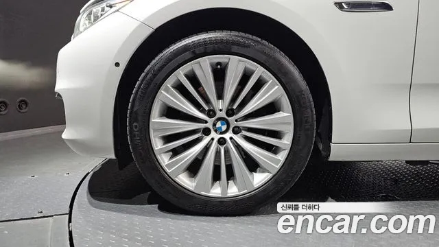 BMW 5 серии Gran Turismo 2014 thumb 4