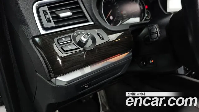 BMW 5 серии Gran Turismo 2014 thumb 7