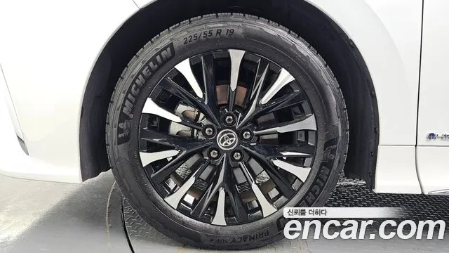 Toyota Alphard 2025 thumb 4