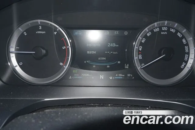 KGM Rexton 2019 thumb 11