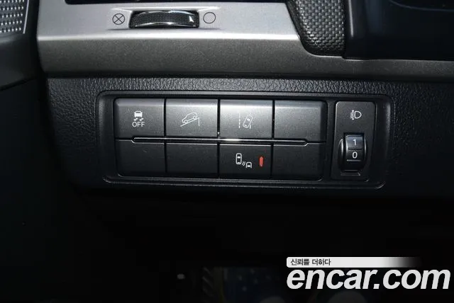 KGM Rexton 2019 thumb 8