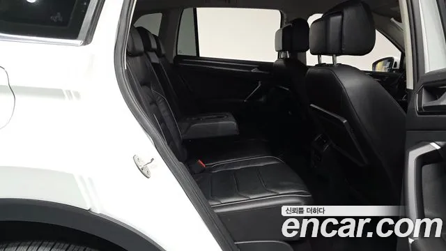 Volkswagen Tiguan 2018 thumb 4