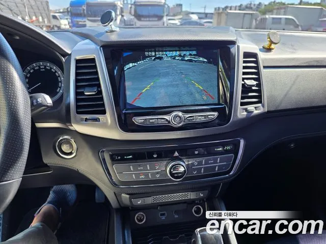 KGM Rexton 2019 thumb 9