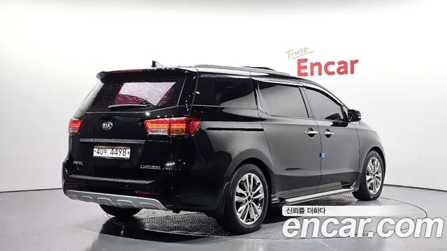 Kia Carnival 2015 thumb 8
