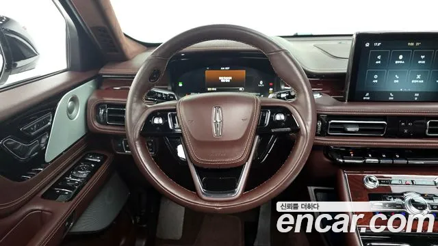 Lincoln Aviator 2023 thumb 2