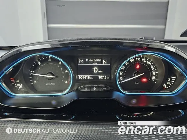 Peugeot 2008 2015 thumb 8