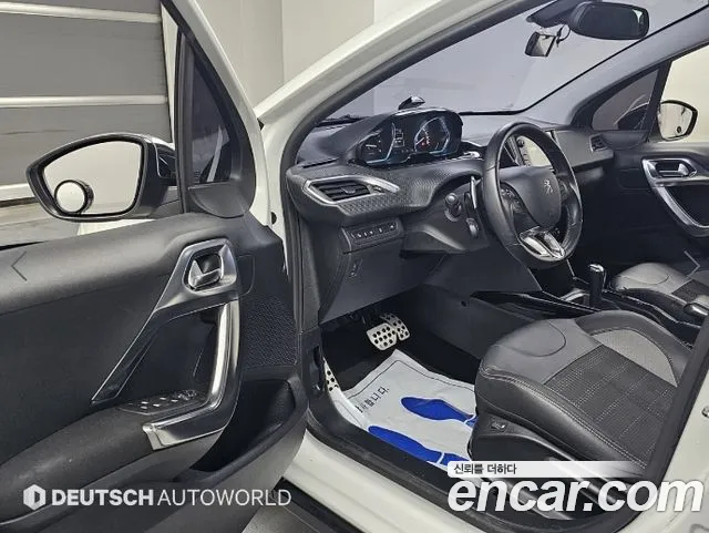 Peugeot 2008 2015 thumb 12