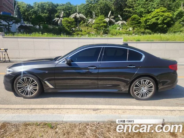 BMW 5 серии 2018 thumb 12