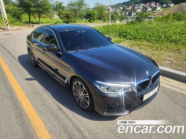 BMW 5 серии 2018 thumb 10