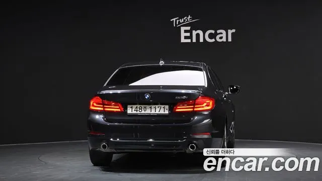 BMW 5 серии 2018 thumb 4