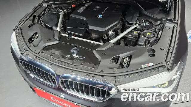 BMW 5 серии 2018 thumb 5