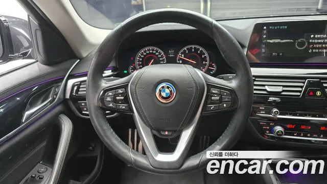 BMW 5 серии 2018 thumb 10