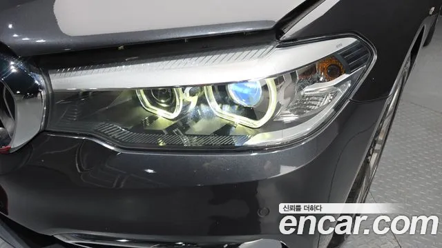 BMW 5 серии 2018 thumb 9