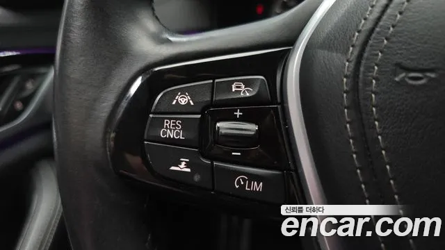 BMW 5 серии 2018 thumb 8
