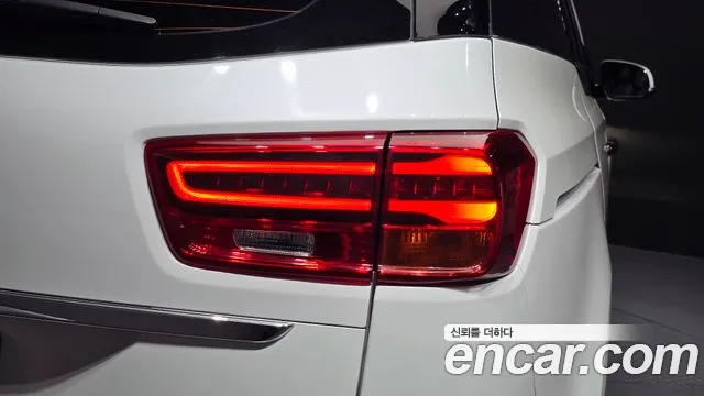 Kia Carnival 2018 thumb 10