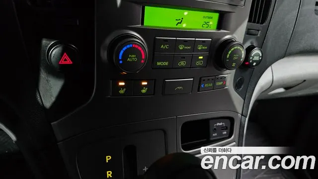 Hyundai Staria 2011 thumb 3