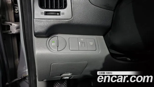 Hyundai Staria 2011 thumb 4