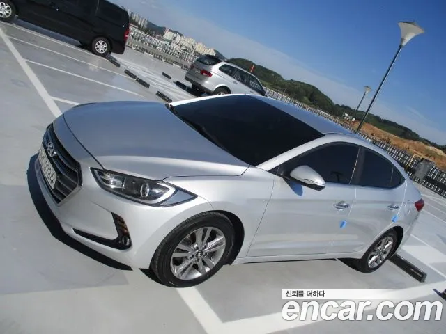 Hyundai AD 2016 thumb 11