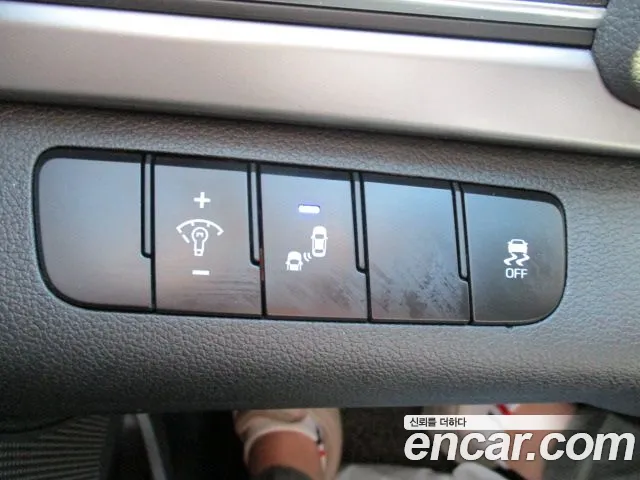 Hyundai AD 2016 thumb 9